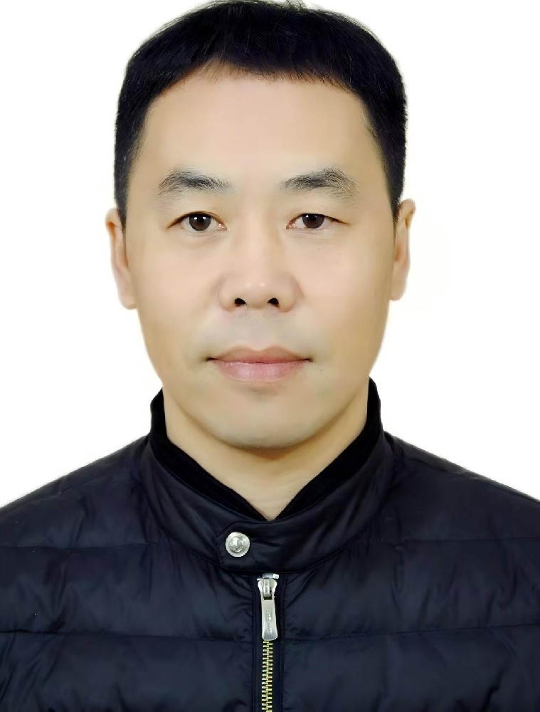 陳金平（國(guó)瓷紅葉畫院高級(jí)畫師）